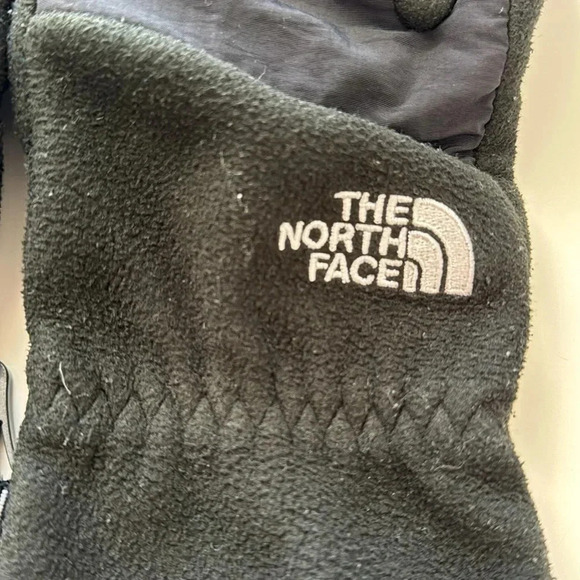 Men’s The North Face Gloves - Picture 2 of 5